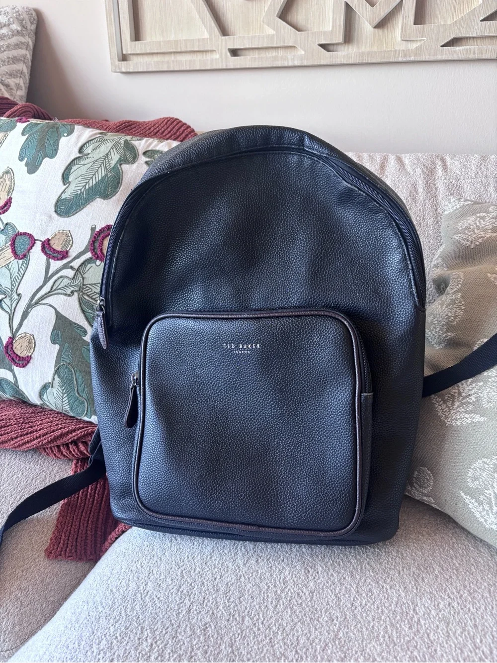 Black Leather Men's Backpack - Classic Pebbled Design